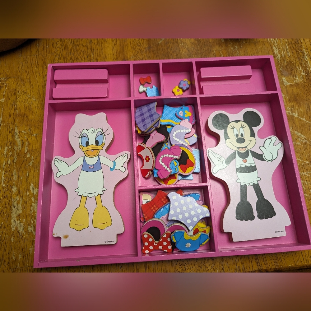 Disney Melissa & Doug Minnie & Daisy Magnetic Dress-Up